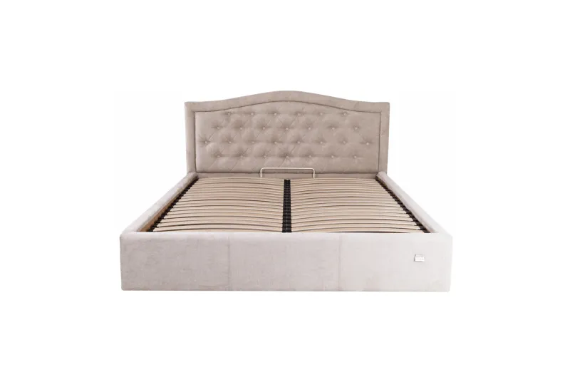 Cama Richman Scarlett